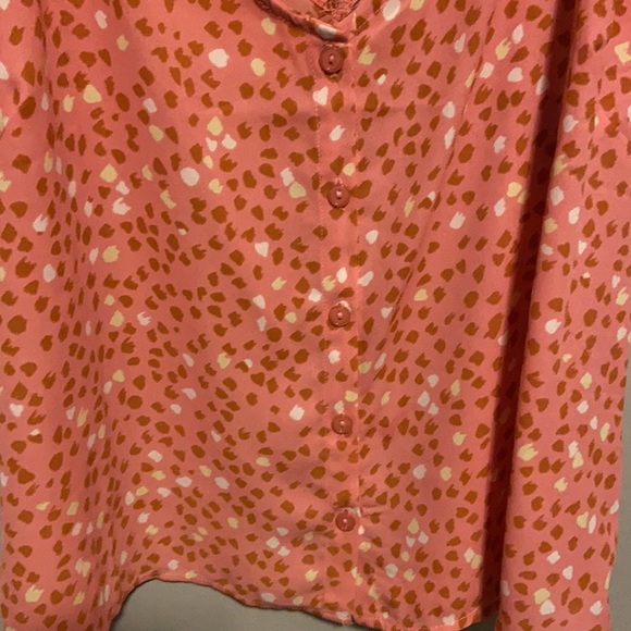 Like New, Size M Blouse - Picture 2 of 3